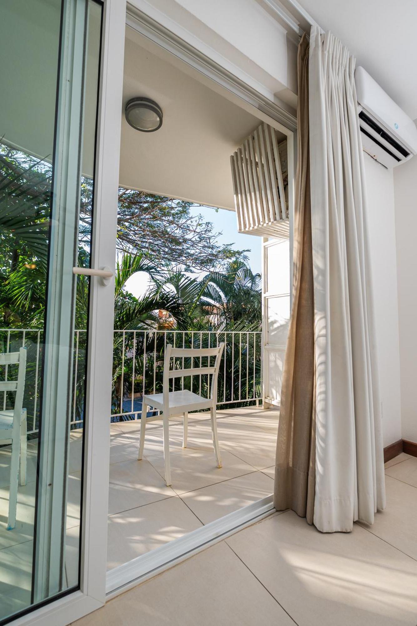 Paradise Beach Hotel & Resort West Bay Luaran gambar